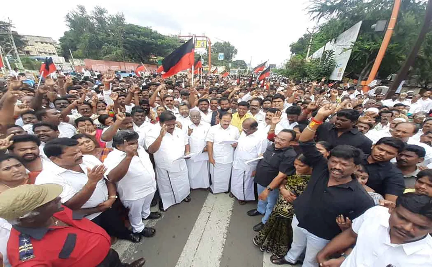 citizenship amendment bill 2019 dmk party strike at all over tamilnadu 